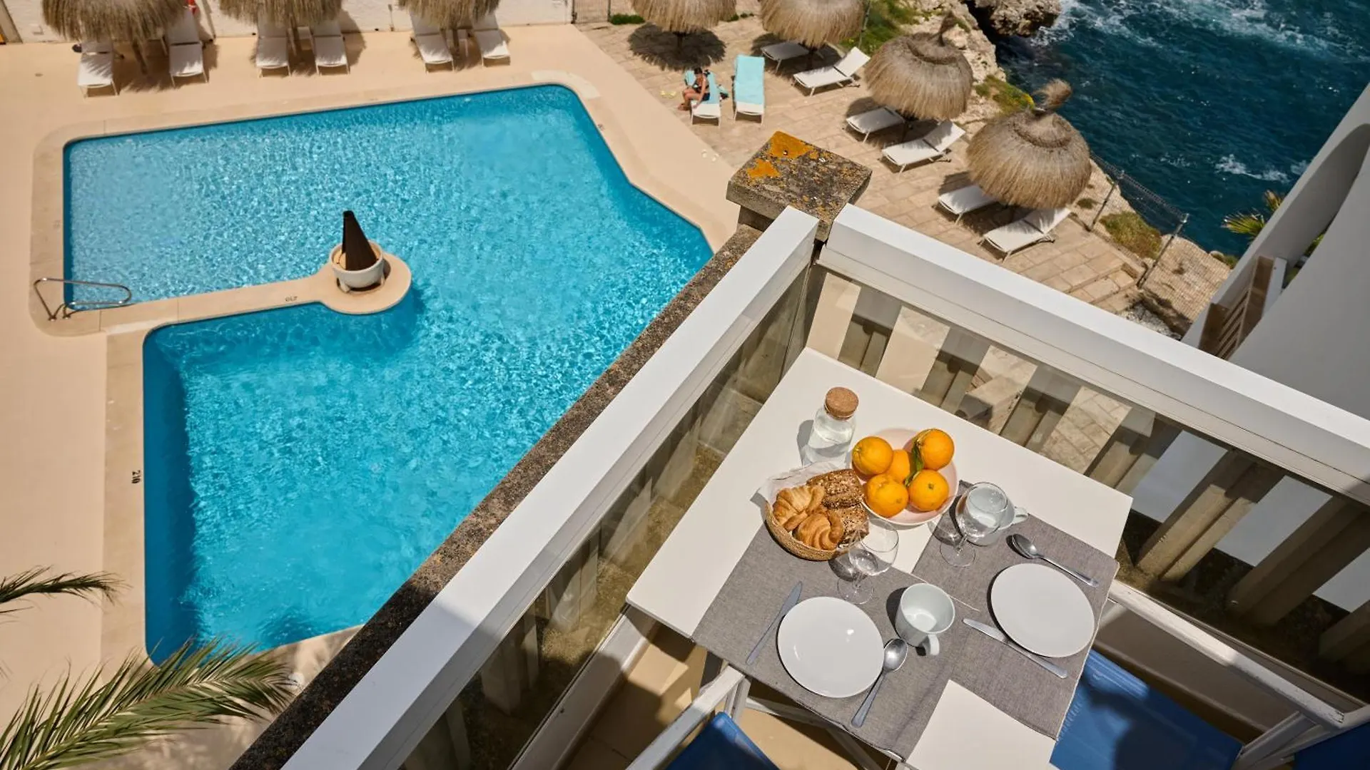 Aparthotel Orange Colom - Seaside Apartments Portocolom