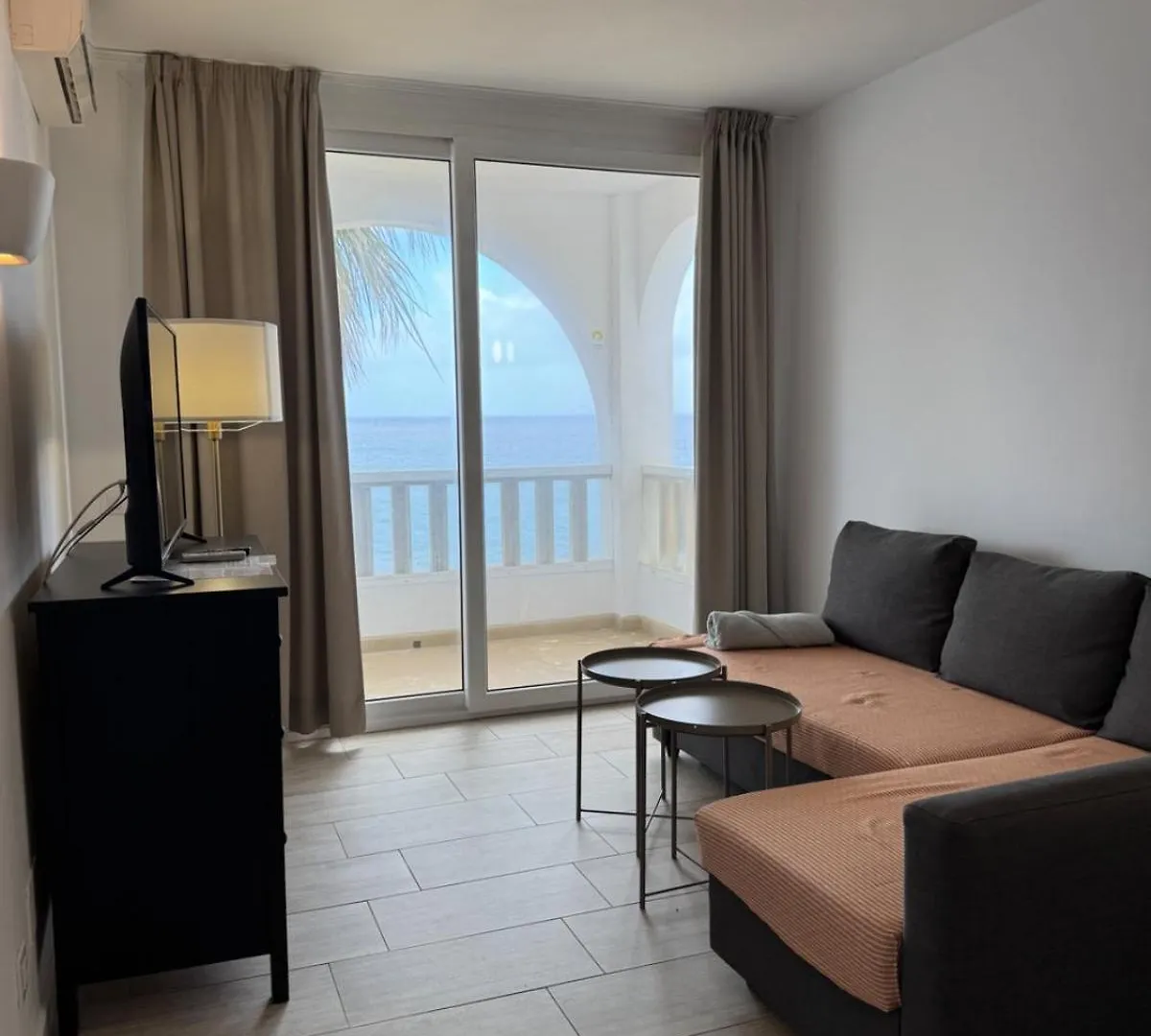 Orange Colom - Seaside Apartments Portocolom  Aparthotel