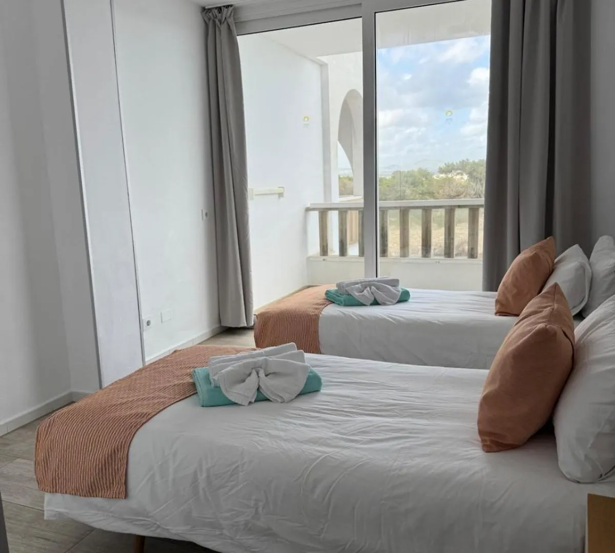 Orange Colom - Seaside Apartments Portocolom  Aparthotel